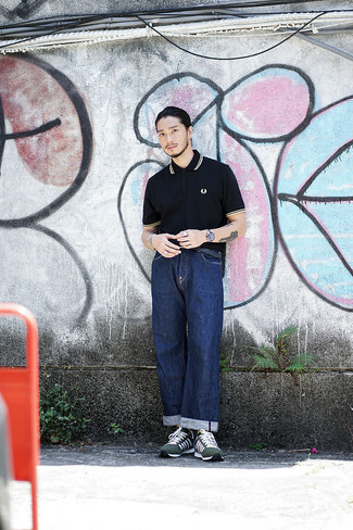 Как носить кроссовки с футболкой-поло мужчине