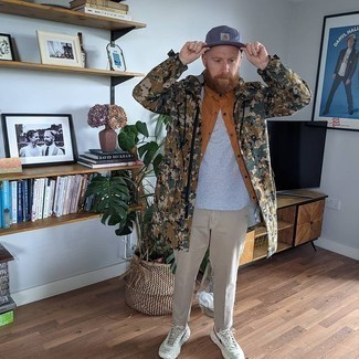 Как носить кроссовки с курткой-рубашкой мужчине