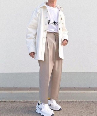 Как носить кроссовки с курткой-рубашкой мужчине