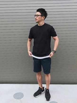 Как носить кроссовки с майкой мужчине