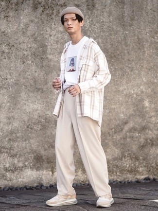 Какие брюки чинос носить с бежевыми кроссовками