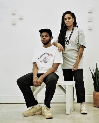 С чем носить бежевые кроссовки мужчине