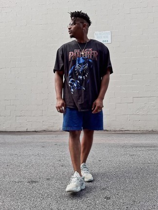 С чем носить бежевые кроссовки мужчине