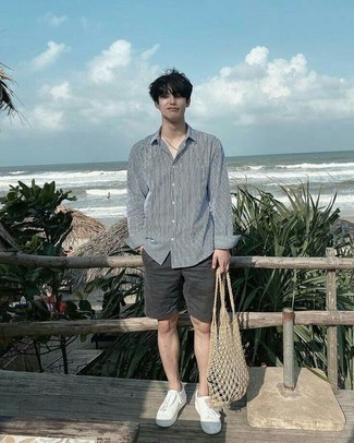 С чем носить бежевую сумку мужчине