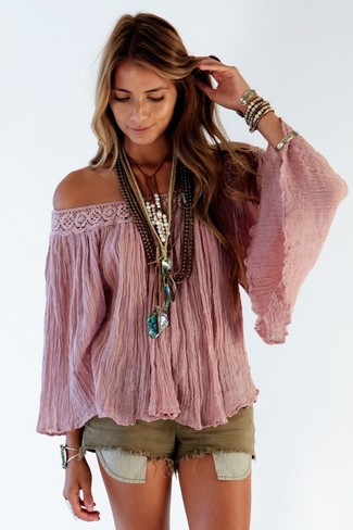 С чем носить бежевый браслет из бисера