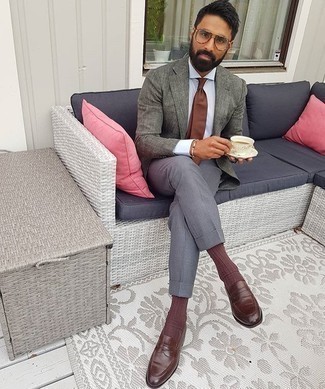 С чем носить бежевый браслет из бисера мужчине