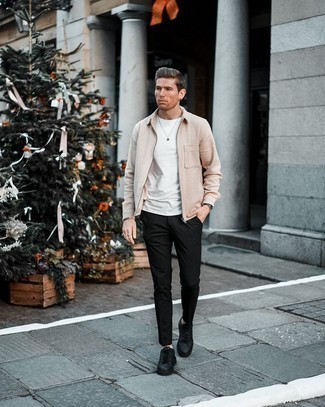 С чем носить бежевый браслет из бисера мужчине