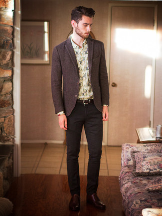 С чем носить бежевый браслет из бисера мужчине