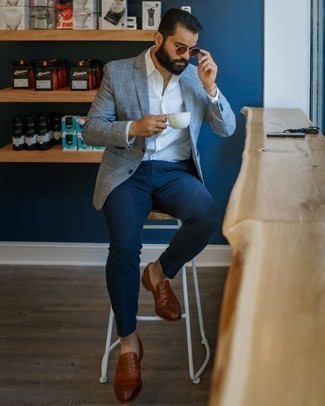 С чем носить бежевый браслет из бисера мужчине