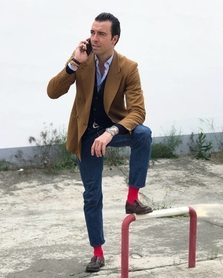 Какие кардиганы носить с бежевым пиджаком мужчине