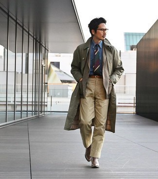 Какие ботинки челси носить с бежевым пиджаком мужчине