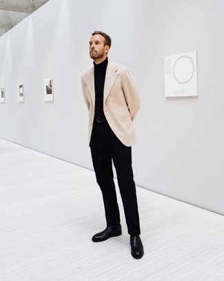 Какие ботинки челси носить с бежевым пиджаком мужчине