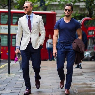 Какие монки носить с бежевым пиджаком