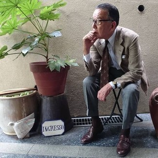 Какие монки носить с бежевым пиджаком