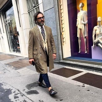 Какие длинные пальто носить с бежевым пиджаком