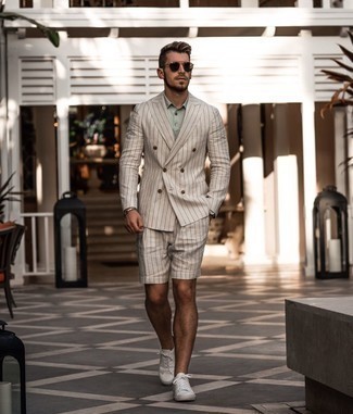 Какие шорты носить с бежевым пиджаком мужчине