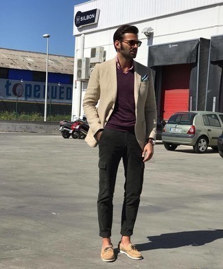 Какие брюки карго носить с бежевыми топсайдерами