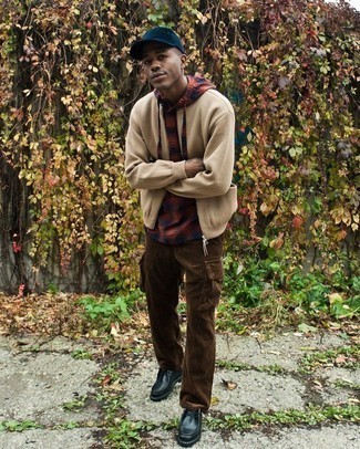 Какие ботинки дезерты носить с бежевым бомбером