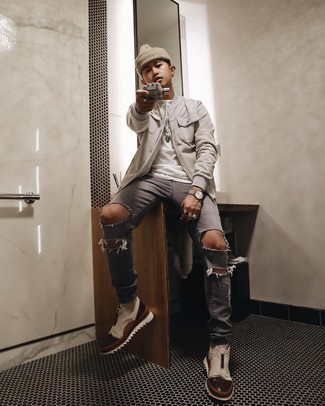 Какие джинсы носить с бежевым бомбером мужчине