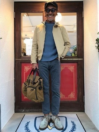 Какие водолазки носить с бежевым бомбером мужчине