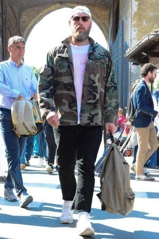 С чем носить бежевый рюкзак из плотной ткани мужчине