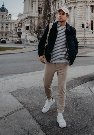 С чем носить бежевый рюкзак из плотной ткани мужчине