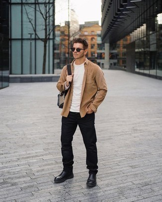 С чем носить бежевый рюкзак из плотной ткани мужчине