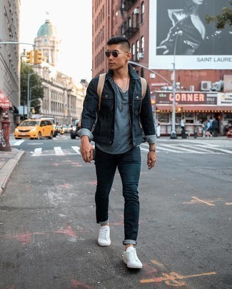 С чем носить бежевый рюкзак из плотной ткани мужчине