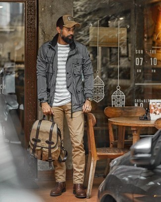 С чем носить бежевый рюкзак из плотной ткани мужчине