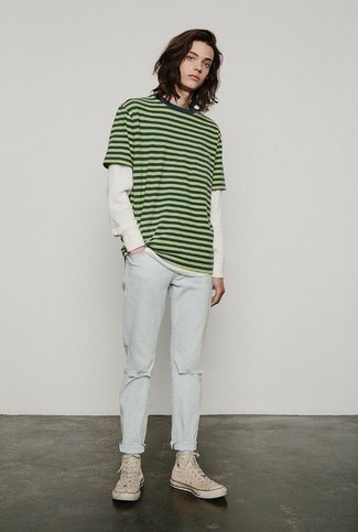 С чем носить бежевые высокие кеды из плотной ткани мужчине