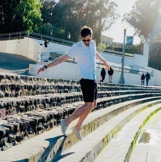 С чем носить бежевые слипоны из плотной ткани мужчине