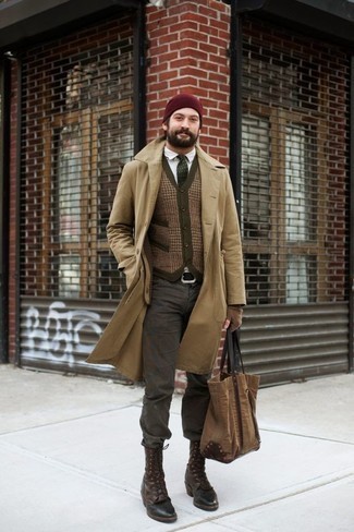 Какие брюки чинос носить с бежевым кардиганом