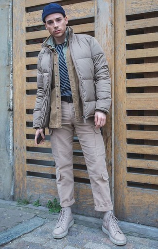 Какие куртки-рубашки носить с бежевыми брюками карго