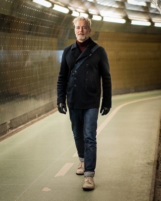 Какие джинсы носить с бежевыми повседневными ботинками мужчине