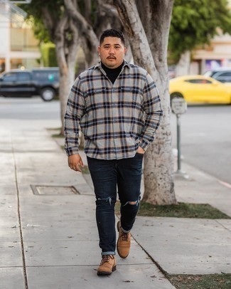 Какие джинсы носить с бежевыми повседневными ботинками мужчине