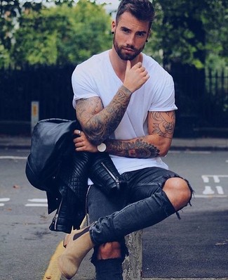 Какие косухи носить с бежевыми ботинками челси мужчине