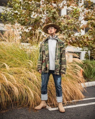 Какие джинсы носить с бежевыми ботинками челси мужчине