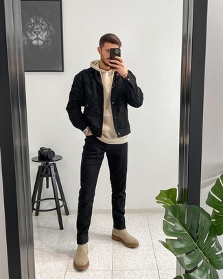 Какие джинсы носить с бежевыми ботинками челси мужчине