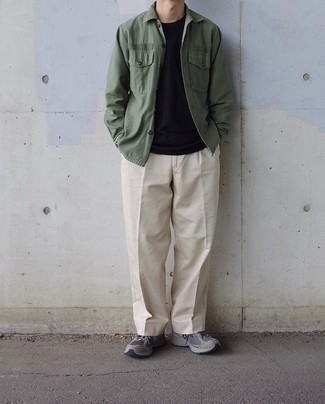 Какие кроссовки носить с бежевыми брюками чинос