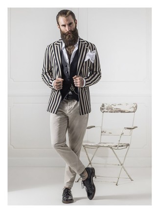 Какие броги носить с бежевыми брюками чинос