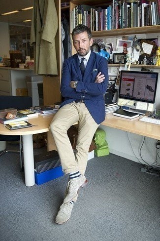 Какие броги носить с бежевыми брюками чинос