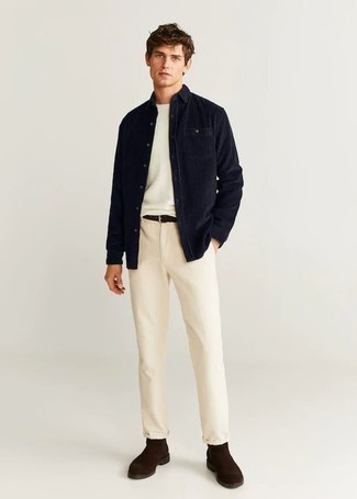 Какие ботинки челси носить с бежевыми брюками чинос