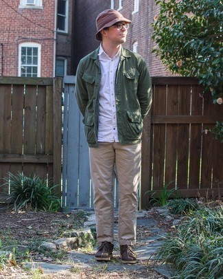 Какие ботинки дезерты носить с бежевыми брюками чинос