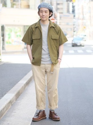 Какие ботинки дезерты носить с бежевыми брюками чинос