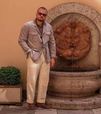 Какие ботинки дезерты носить с бежевыми брюками чинос