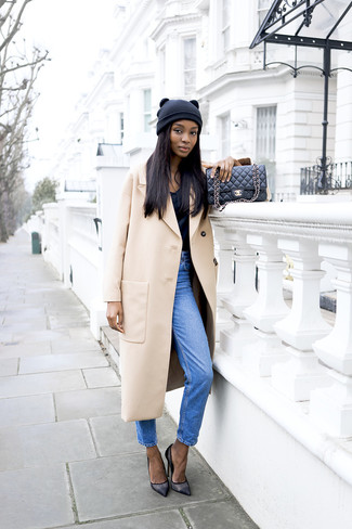 С чем носить бежевое пальто женщине