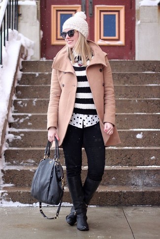 Какие джинсы скинни носить с бежевым пальто