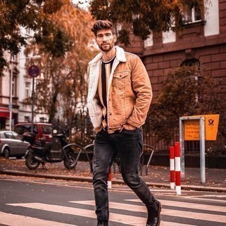 С чем носить бежевую вельветовую куртку мужчине
