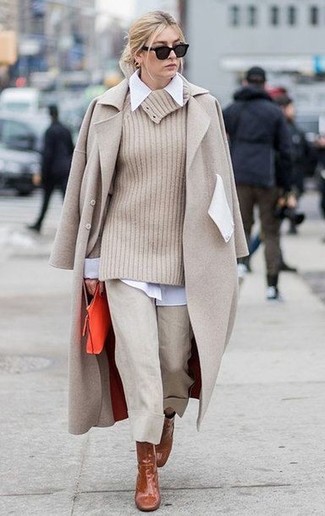 Какие ботильоны носить с бежевым свитером с хомутом