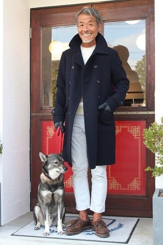 Какие ботинки дезерты носить с бежевым свитером с круглым вырезом